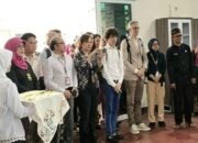 Kunjungan Peserta ASEAN Summer School ke SMPN 2 Kota Bandung untuk Praktik Kantin Sehat