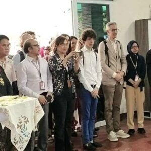 Kunjungan Peserta ASEAN Summer School ke SMPN 2 Kota Bandung untuk Praktik Kantin Sehat