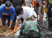 Keseriusan Dinas Lingkungan Hidup Tangani Sampah Sisir Sungai Cikendi Kerahkan Ratusan Personil