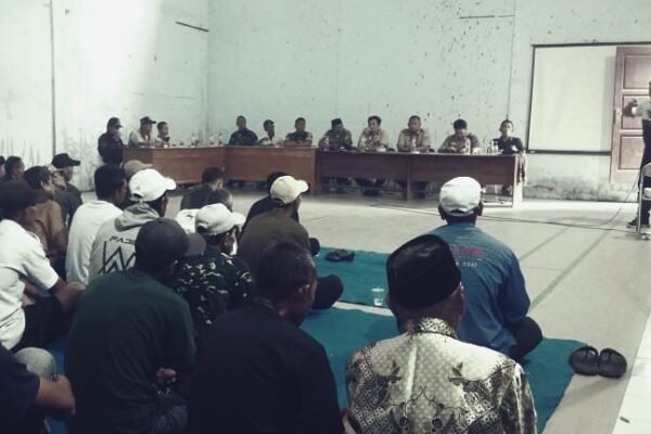 Dinas PUTR KBB Berjanji Akan Turunkan Alat Berat Guna Keruk Irigasi Cipatat