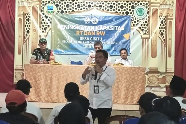 Pelatihan Peningkatan Kapasitas RT/RW Desa Cisitu Menekankan Pada Tupoksi