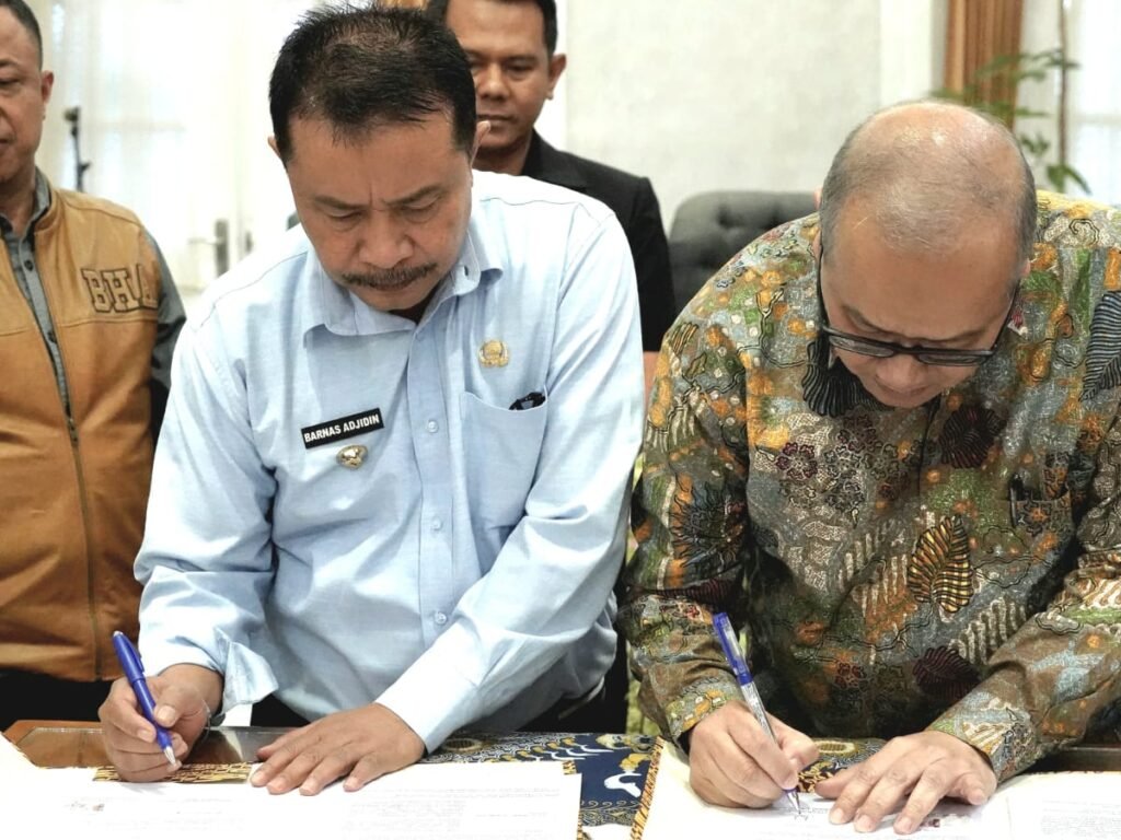 Kerja Sama Eksplorasi Platform Pasar Digital UMKM antara Pemkab Garut dan Telkom Indonesia