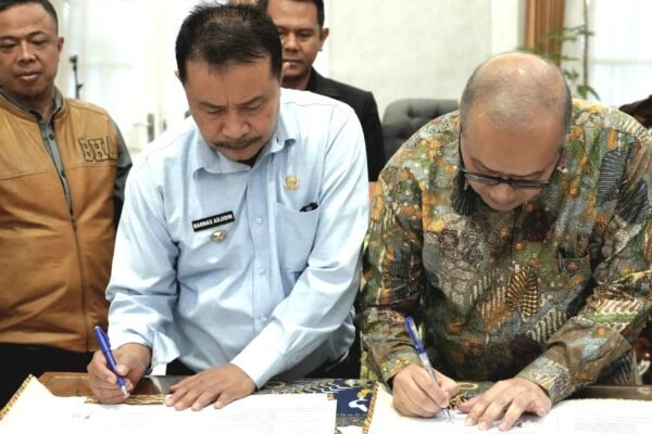 Kerja Sama Eksplorasi Platform Pasar Digital UMKM antara Pemkab Garut dan Telkom Indonesia