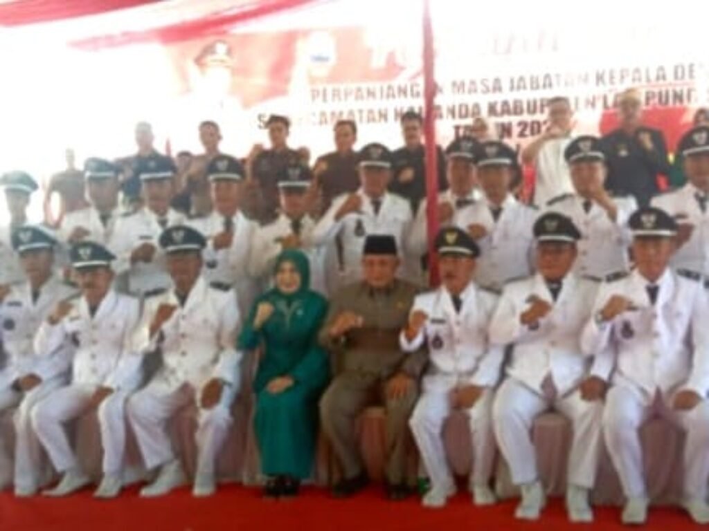 Ketua Komisi IV DPRD Lamsel Hadiri Prosesi Pengukuhan dan Perpanjangan Masa Jabatan 24 Kades