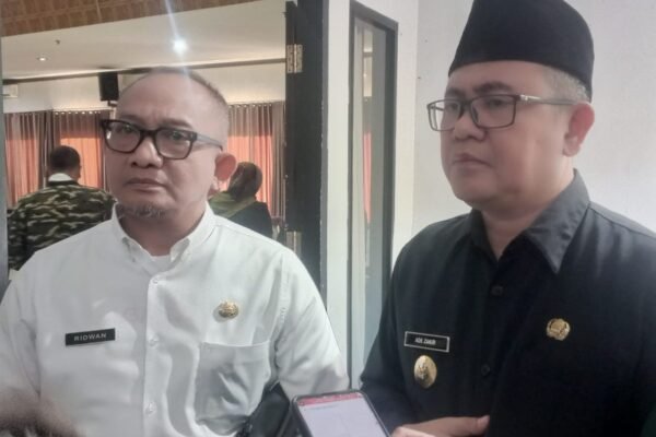 Tuntutan Petani Cipatat Dibolapingpongkan