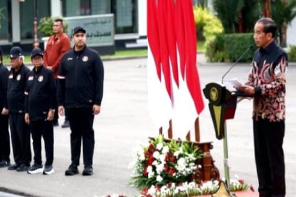 29 Atlet Terbaik Indonesia Dilepas Presiden Jokowi di Istana Kepresidenan Guna Bertandang di Olimpiade Paris