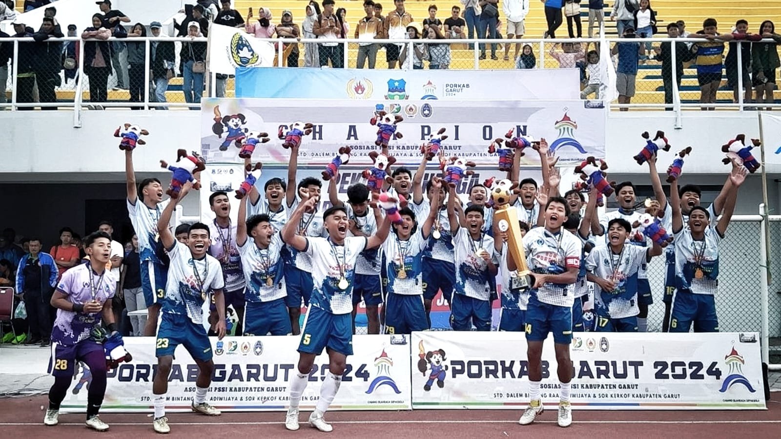 Kecamatan Cikajang Meraih Medali Emas Cabor Sepak Bola Pekan Olahraga Kabupaten Garut