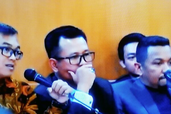 Kuasa Hukum Polda Jabar Arahkan Jawaban Saksi Mendapat Protes Kuasa Hukum Pegi Setiawan