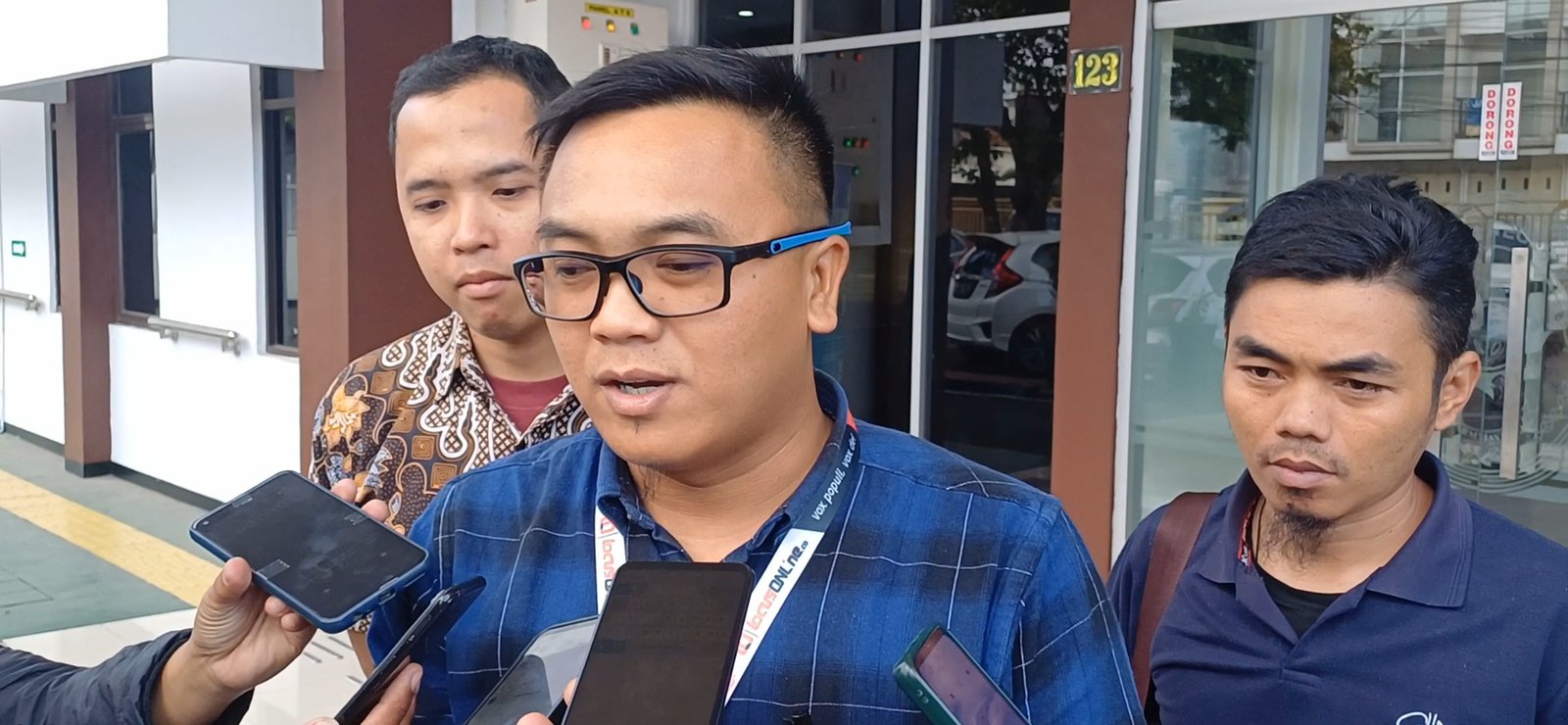 Kuasa Hukum Desa Mekarsari Respon Berita Tuduhan Penyekapan Wartawan Oleh Kades dan Sekdes