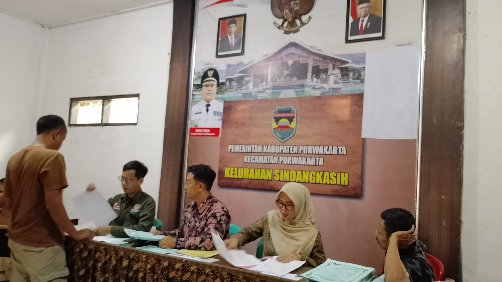 Pelayanan Pembuatan Sertifikat Tanah Massal di Aula Kelurahan Sindangkasih