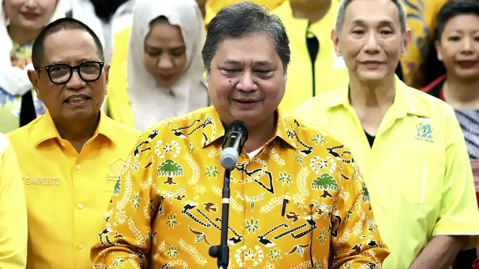 Mundurnya Airlangga dari Jabatan Ketua Umum Partai Golkar dan Dugaan Korupsi Izin Ekspor Minyak Sawit Mentah