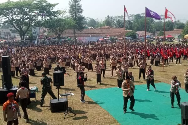 Ribuan Pelajar di Cipatat Meriahkan Perayaan HUT Pramuka ke-63