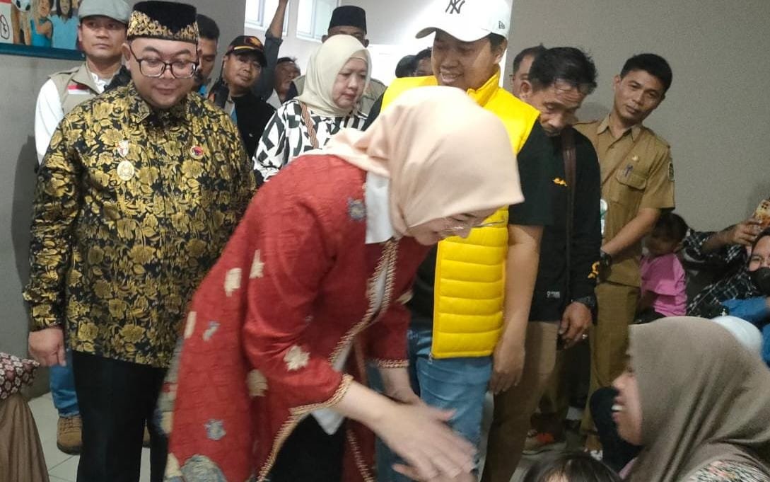 Anne Ratna Mustika dan Budi Hermawan Melakukan Pemeriksaan Kesehatan di RSUD Bayu Asih
