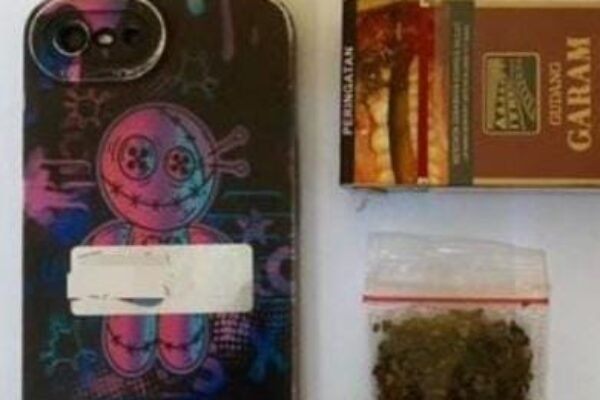 Penangkapan Tiga Pelaku Narkotika dengan Barang Bukti 1 Paket di Purwakarta