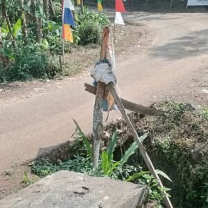 Bertahun-Tahun Amblas, Jalan di Cipatat Ancam Keselamatan Pengendara Bermotor