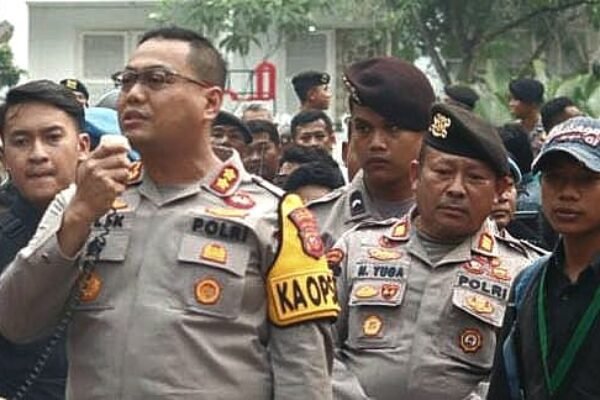 Aksi Meminta DPRD Menolak RUU yang Tidak Sesuai dengan Demokrasi