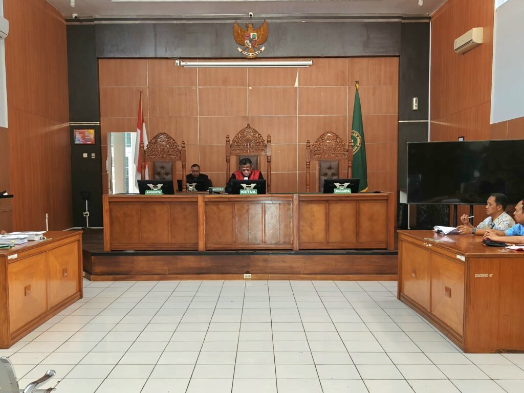 Hakim PN Garut Mirip Hakim Eman Sulaeman, Pimpin Sidang Praperadilan SP3 Dugaan Korupsi Dana BOP Pimpinan DPRD Garut Sebut “Jangan Coba-coba Pengaruhi dan Dekati Saya”