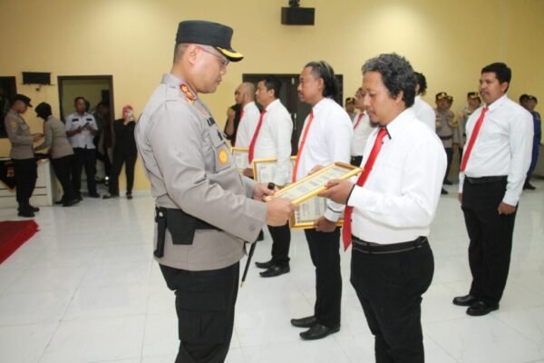 Apresiasi Kapolres kepada Delapan Anggota Satres Narkoba Polres Purwakarta