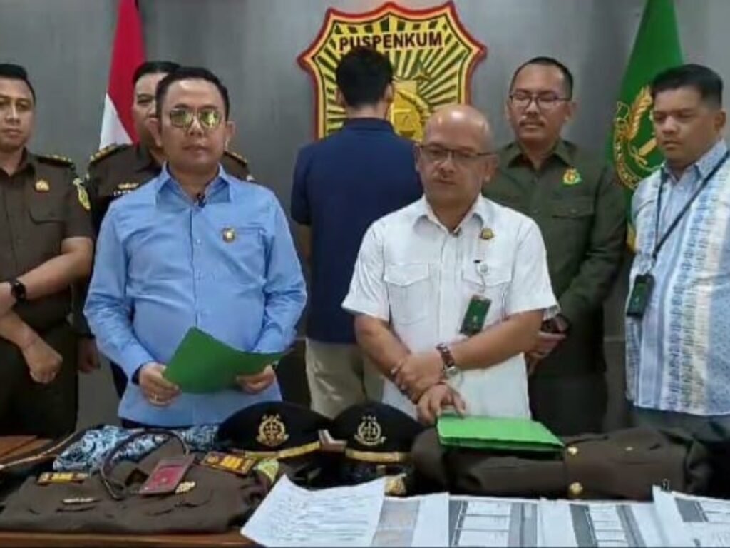 Direktorat A Jam Intel Kejaksaan Agung Republik Indonesia Tangkap Tangan Jaksa Gadungan