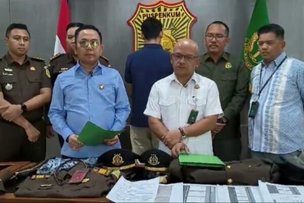 Direktorat A Jam Intel Kejaksaan Agung Republik Indonesia Tangkap Tangan Jaksa Gadungan