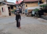 Prihatin dengan Meningkatnya Jumlah Manusia Silver Tanpa Alas Kaki di Purwakarta