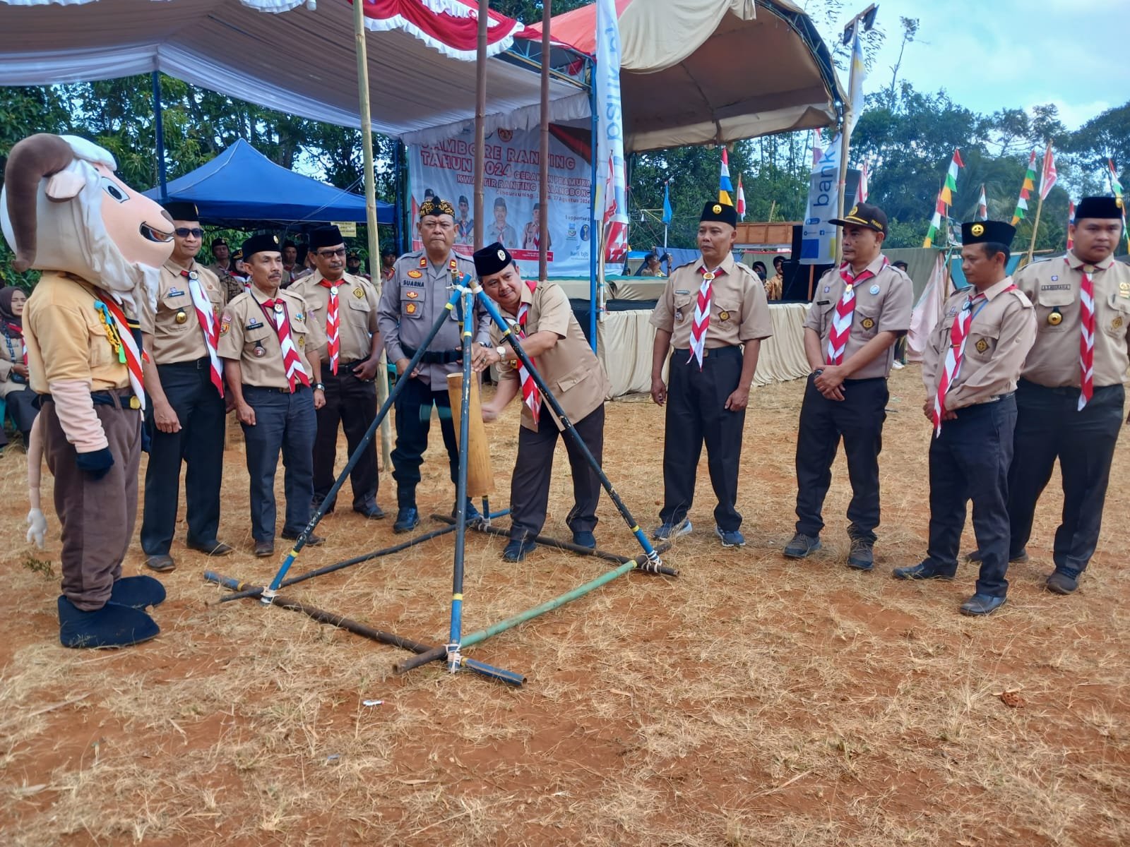 Jambore Pramuka 2024 di Desa Cihaurkuning: Membentuk Karakter, Kepemimpinan, dan Keterampilan