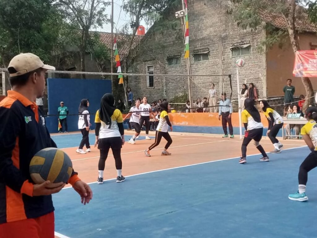 Pemerintah Desa Rajamandala Kulon Merayakan HUT RI ke-79 dan Hari Jadi Desa ke-94 dengan Turnamen Bola Voli