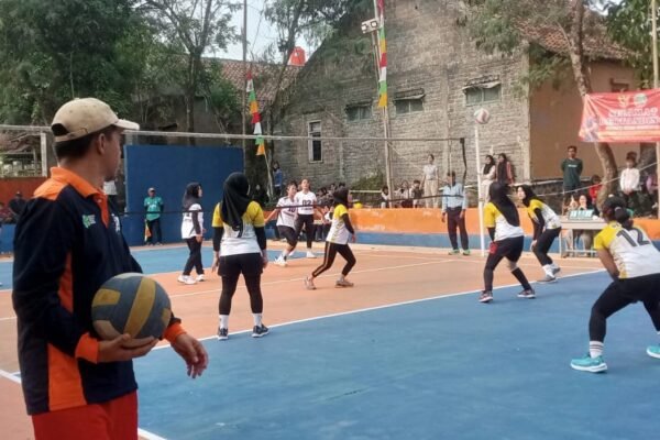 Pemerintah Desa Rajamandala Kulon Merayakan HUT RI ke-79 dan Hari Jadi Desa ke-94 dengan Turnamen Bola Voli