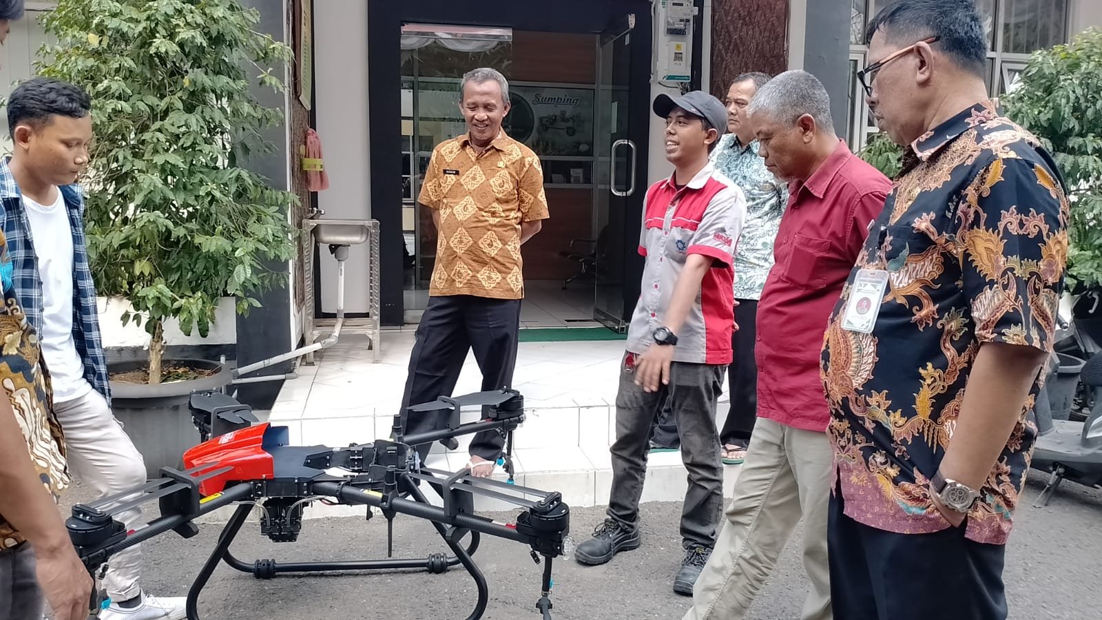 Apresiasi Kepada Pj Bupati Purwakarta atas Penggunaan Drone untuk Penyemprotan dan Pemupukan