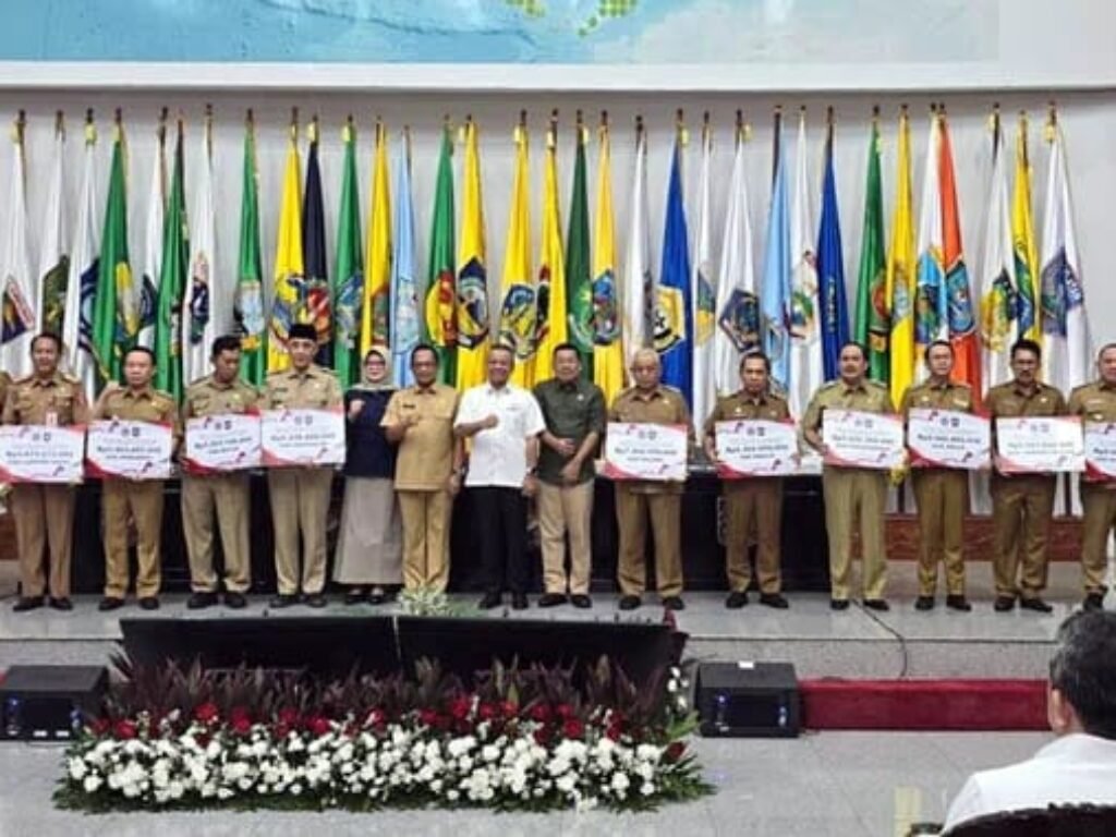 Pemkab Lampung Selatan Menerima Penghargaan Insentif Fiskal Rp5,5 Miliar dari Kemenkeu RI