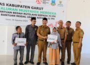 Baznas Garut Salurkan Rp622 Juta untuk Renovasi Rutilahu dan Modal Usaha