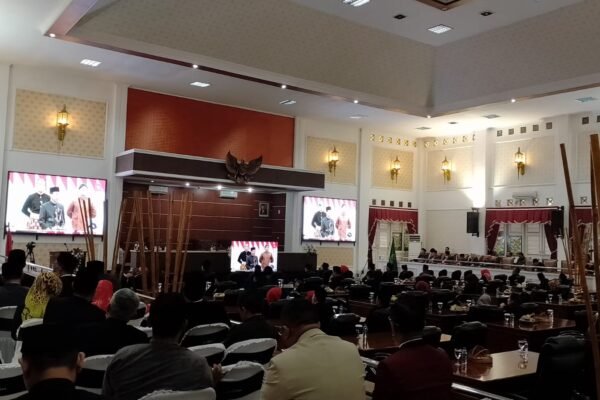 Presiden Joko Widodo Pidato Kenegaraan Secara Zoom di Gedung Dewan Perwakilan Rakyat Daerah Purwakarta
