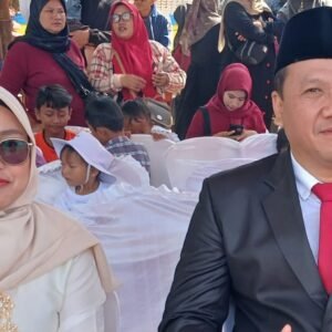 Anggota DPRD Garut Hadir Sebagai Tamu Kehormatan Dalam Upacara Peringatan HUT RI ke-79 di Kecamatan Malangbong