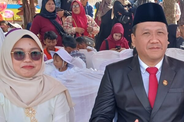 Anggota DPRD Garut Hadir Sebagai Tamu Kehormatan Dalam Upacara Peringatan HUT RI ke-79 di Kecamatan Malangbong