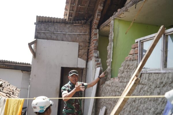 Danrem 062/Tn Tinjau Lokasi Terdampak Gempa “Sesar Garsela” di Garut: Pastikan Bantuan Tepat Sasaran