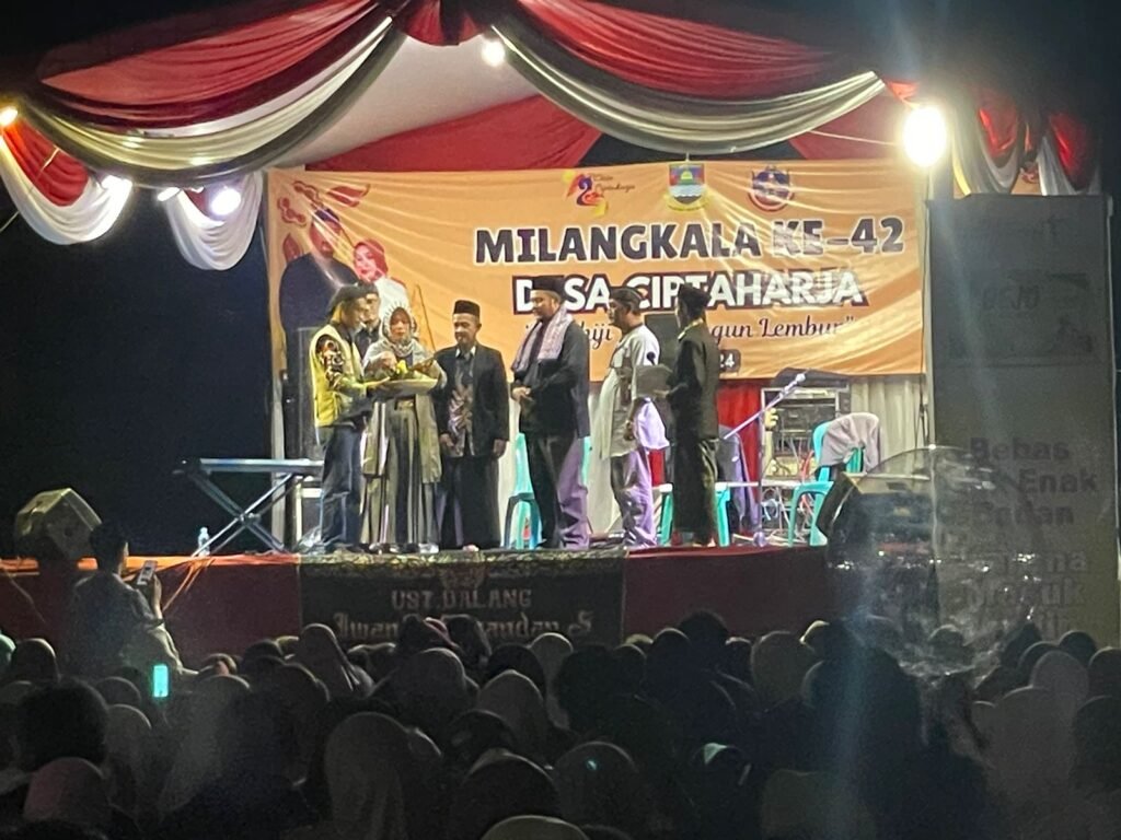 Warga Antusias Meriahkan Puncak Milangkala Desa Ciptaharja ke-42