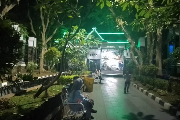 Pentingnya Berpikir Kritis dan Bijaksana dalam Menghadapi Realita Sosial: Hindari Harapan Instan dan Kekecewaan