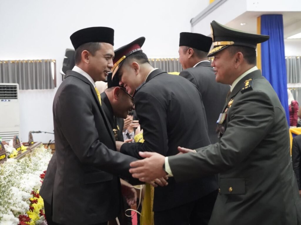 Kasrem 062/Tn Hadiri Pelantikan Pimpinan DPRD Kabupaten Garut Periode 2024-2029