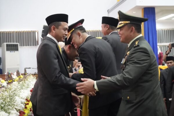 Kasrem 062/Tn Hadiri Pelantikan Pimpinan DPRD Kabupaten Garut Periode 2024-2029