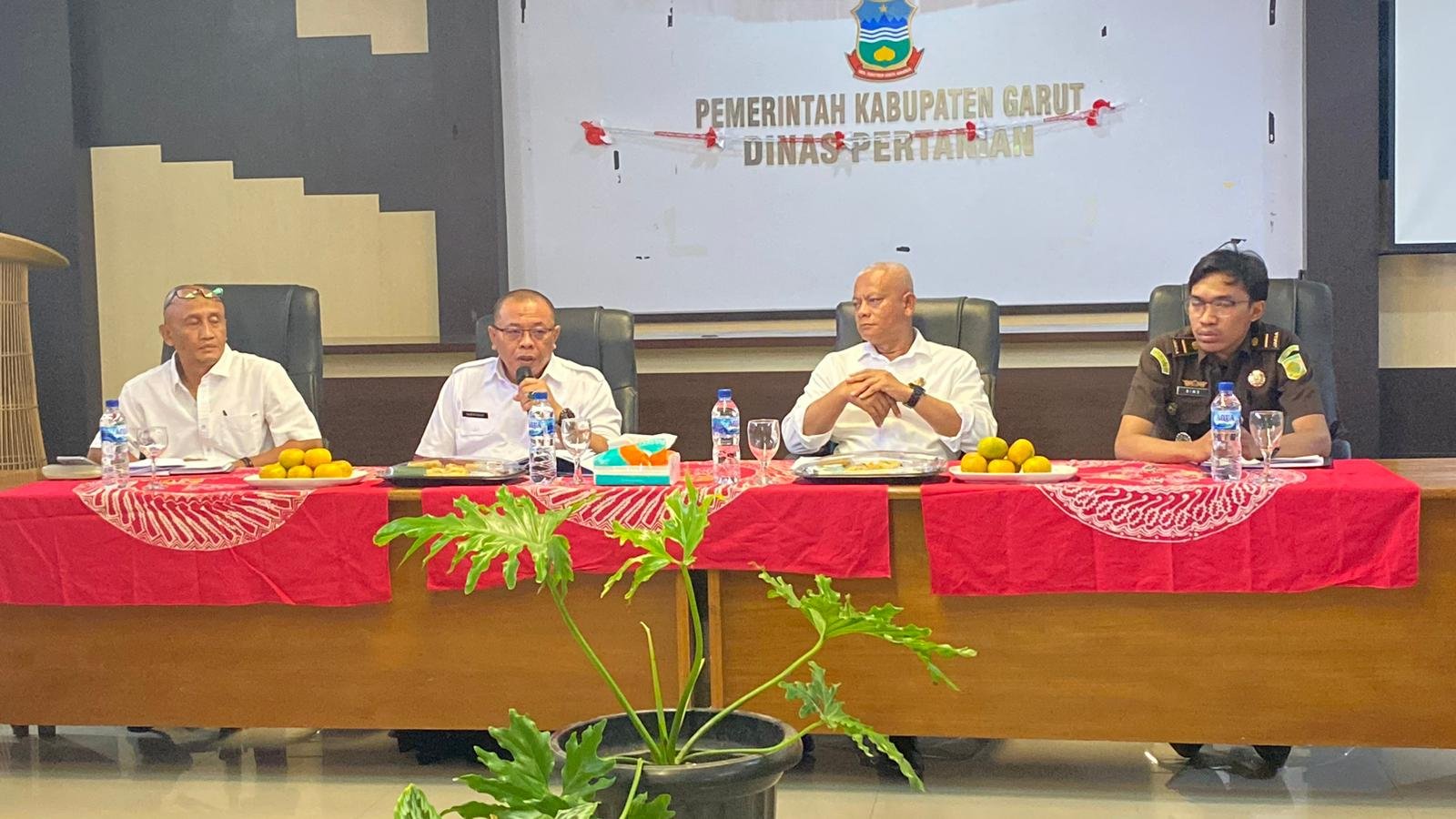 Sekda Garut Desak Optimalisasi Penyerapan Pupuk Subsidi untuk Hindari Pengurangan Kuota