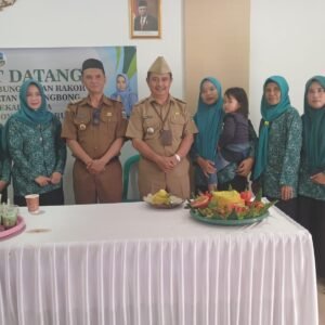 Aula Desa Mekarmulya Selesai Dibangun; Kepala Desa Mekarmulya, Otin Mubarok, mengungkapkan rasa syukur atas selesainya pembangunan