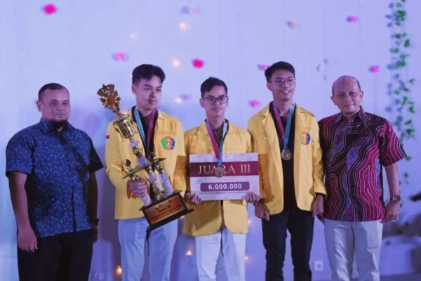 Mahasiswa Vokasi UI Raih Juara 3 Kompetisi Debat Pajak Nasional 2024