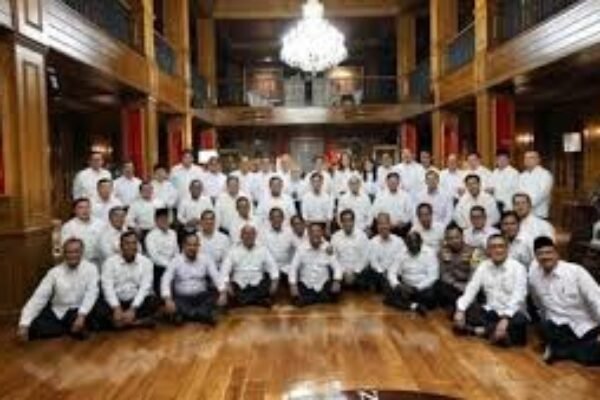 Bocoran Kabinet Prabowo-Gibran: Banyak Menteri Era Jokowi Dipertahankan, Berikut Daftar Lengkapnya