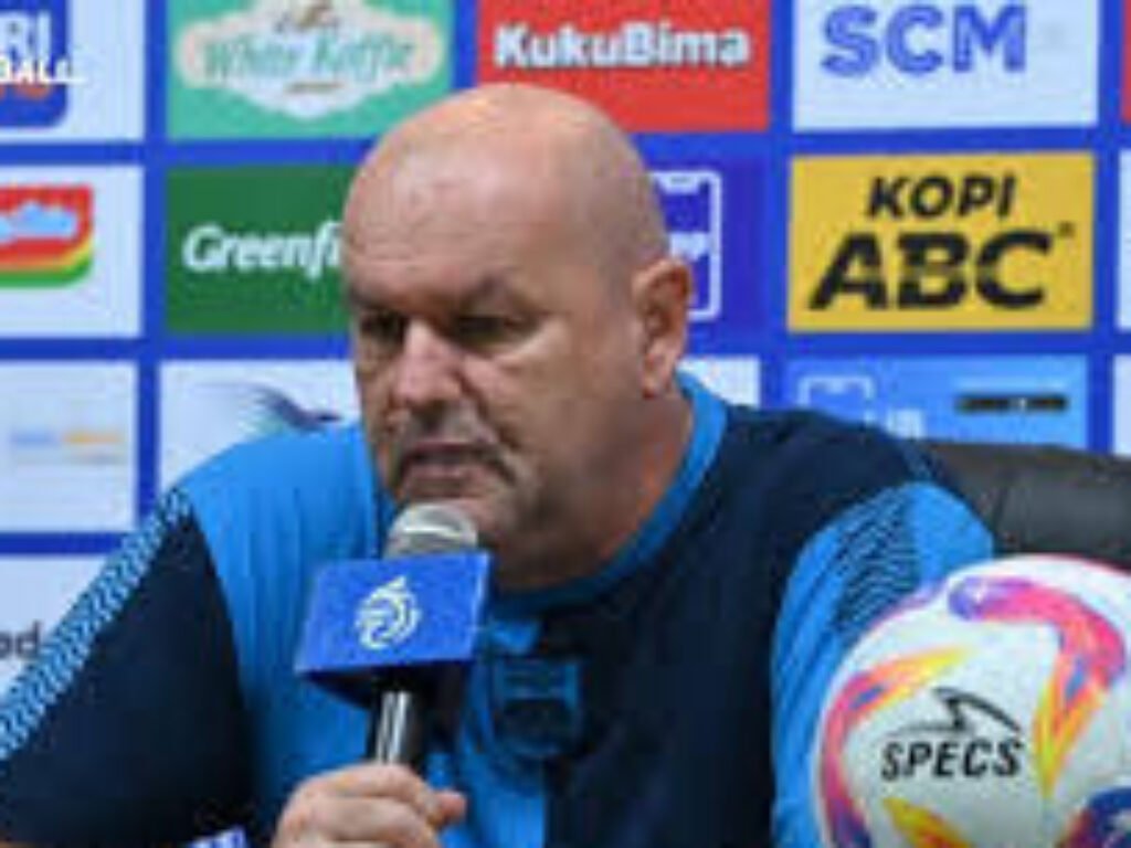 Bojan Hodak Siapkan Skema Baru untuk Persib Hadapi Persebaya, Targetkan Kemenangan Usai Imbang di Madura