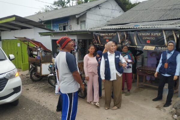Calon Wakil Bupati Garut Putri Karlina Dihadang Warga Saat Pulang Kampanye, Hiburan Dadakan Warnai Pertemuan
