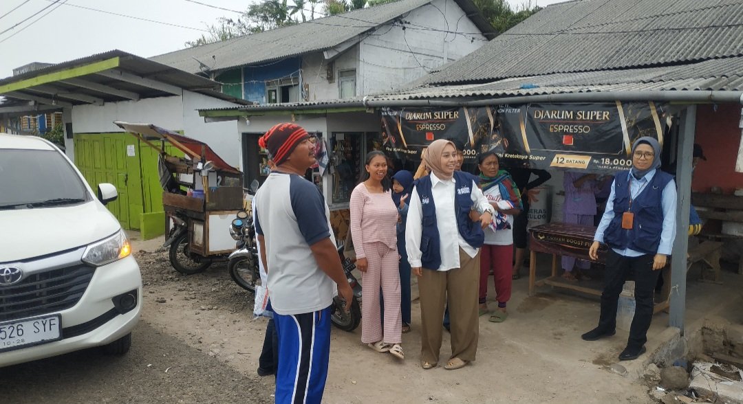 Rombongan kendaraan Calon Wakil Bupati Garut, Luthfianisa Putri Karlina, dihadang warga Kampung Kidang, Desa Sukalaksana, Kecamatan Talegong.