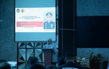 Kepala Dinas Kesehatan Kabupaten Garut, dr. Leli yuliani, MM saat melaporkan kegiatan sosialisasi pencegahan pungli kepada Pj Bupati Garut. (ft: asep ahmad)