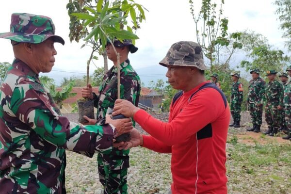Kodim 0611/Garut Gelar Pembinaan Lingkungan Hidup, Tanam Pohon di Kampung Manjah Bereum