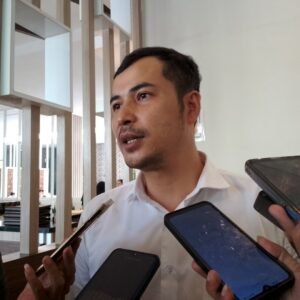 KPU Garut Larang Wartawan Liput Debat Pilkada, Alasan Kapasitas Ruangan Tak Memadai, sejumlah wartawan akan laporkan KPU ke Aparat Hukum.
