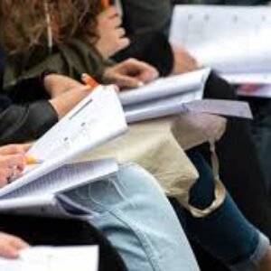 Biaya hidup di Bandung untuk seorang Mahasiswa rantau; Bandung, kota dengan segudang pesona dan kampus ternama, menjadi incaran banyak pelajar untuk menempuh pendidikan tinggi.